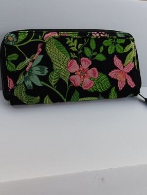 VERA BRADLEY BLACK WALLET WITH  PINK FLORAL & GREEN LEAVES TRAVEL WALLET